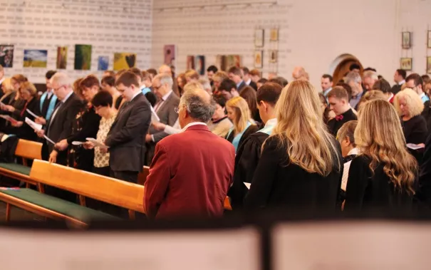 absolventenfeier_gottesdienst_20191026_foto_eva_tritschler_img_6032.jpg (DE)