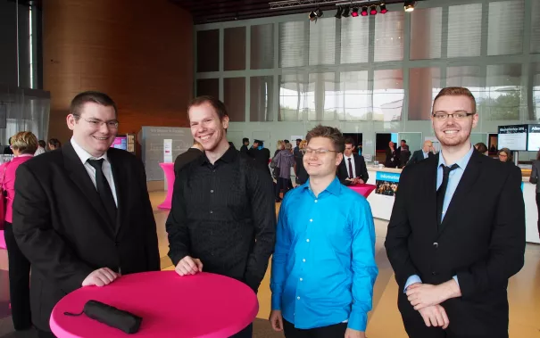 absolventenfeier_h-brs_foyer_20161022_foto_j._kuestenmacher_057.jpg (DE)