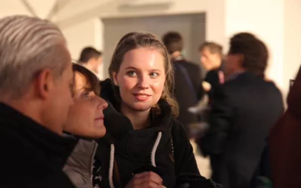 absolventenfeier_h-brs_telekom_dome_20181027_foto_juri_kuestenmacher_17.jpg (DE)