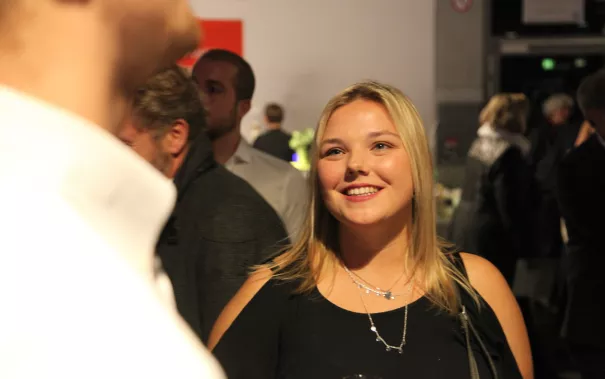 absolventenfeier_h-brs_telekom_dome_20181027_foto_juri_kuestenmacher_25.jpg (DE)