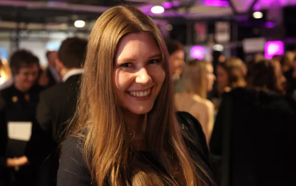 absolventenfeier_h-brs_telekom_dome_20181027_foto_juri_kuestenmacher_36.jpg (DE)