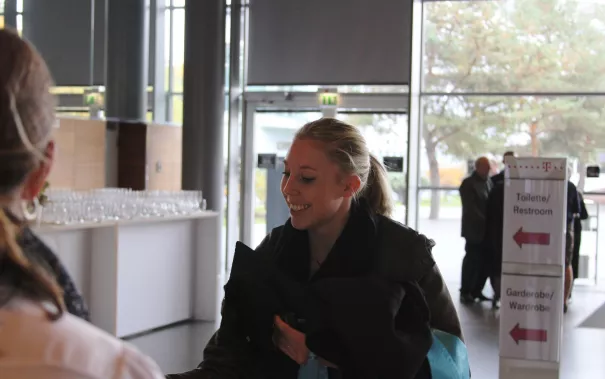 absolventenfeier_telekom-forum_20151024_foto_j._kuestenmacher_004.jpg (DE)