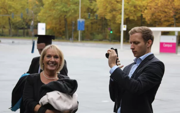 absolventenfeier_telekom-forum_20151024_foto_j._kuestenmacher_022.jpg (DE)