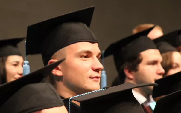 absolventenfeier_telekom-forum_20151024_foto_j._kuestenmacher_108.jpg (DE)