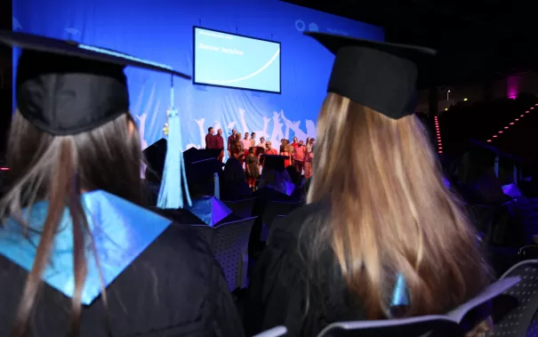 absolventenfeier_telekom_dome_20181027_foto_eva_tritschler_img_2414.jpg (DE)