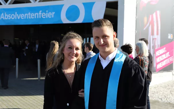 absolventenfeier_vor_festakt_20191026_foto_juri_kuestenmacher_090.jpg (DE)
