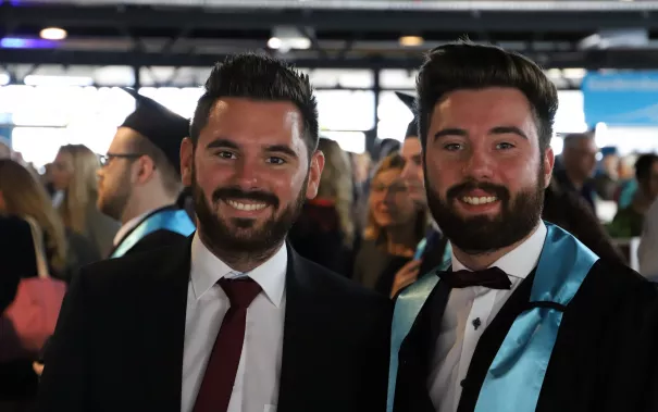 absolventenfeier_vor_festakt_20191026_foto_juri_kuestenmacher_181.jpg (DE)