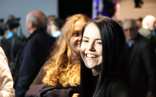 absolventenfeier_vor_festakt_20191026_foto_juri_kuestenmacher_218.jpg (DE)