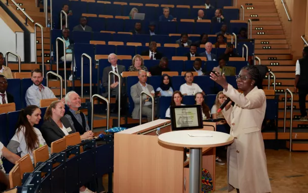 afrika_konferenz_audimax_sta_20180914_foto_eva_tritschler_mg_1282.jpg (DE)