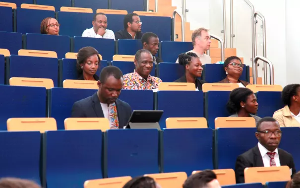 afrika_konferenz_audimax_sta_20180914_foto_eva_tritschler_mg_1290.jpg (DE)