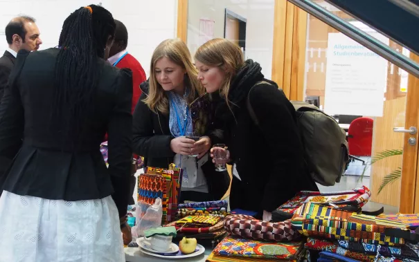 afrikakonferenz_sta_20161110_foto_j._kuestenmacher_14.jpg (DE)