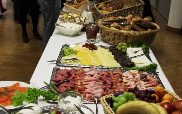 alumni-brunch_20_jahre_20150620_4_foto_eva_tritschler.jpg