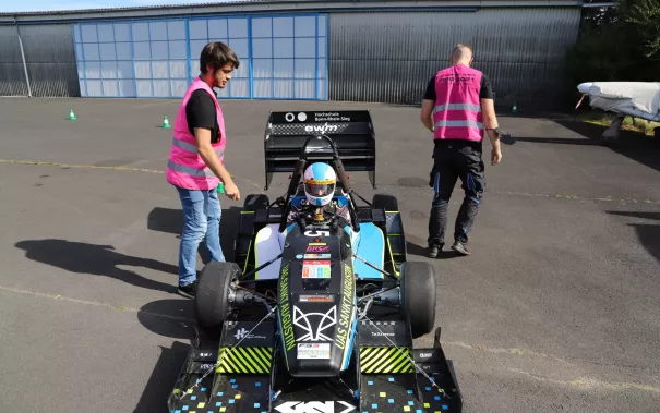 brs_motorsport_dreh_in_der_flugplatz_20210923_foto_juri_kuestenmacher_10.jpg (DE)