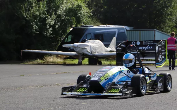 brs_motorsport_dreh_in_der_flugplatz_20210923_foto_juri_kuestenmacher_15.jpg (DE)