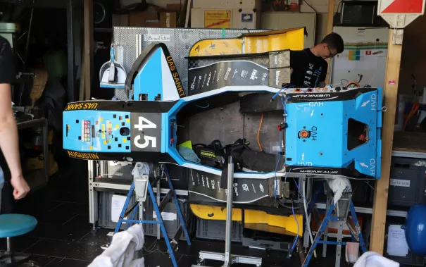 brs_motorsport_dreh_in_der_werkstatt_20210923_foto_juri_kuestenmacher_30.jpg (DE)