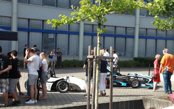 brs_motorsport_rollout_g17e_sta_20170707_foto_j._kuestenmacher_035.jpg