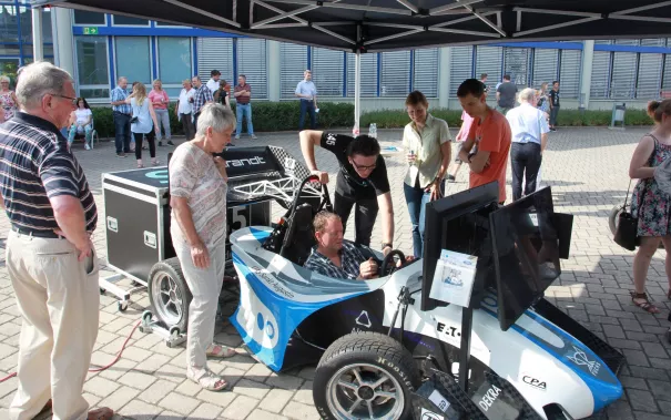 brs_motorsport_rollout_g17e_sta_20170707_foto_j._kuestenmacher_036.jpg