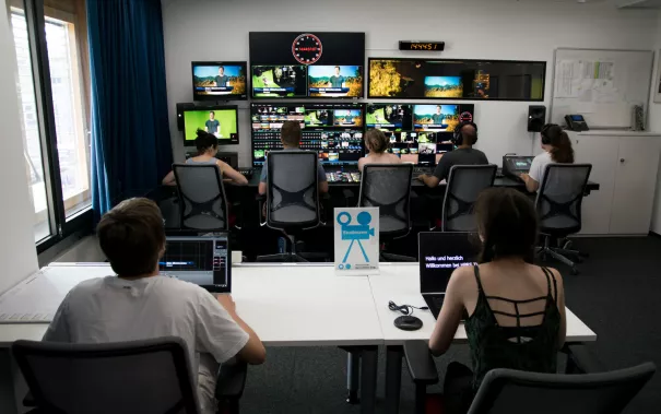 cut-raeume_galerie-1_emt_2020_foto-a-jordanidis (DE)