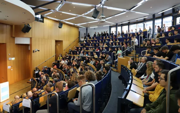eroeffnung_akademisches_jahr_sta_20190930_foto_juri_kuestenmacher_045.jpg (DE)