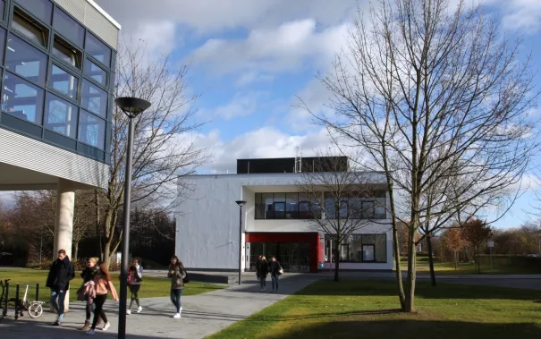 g_gebaeude_campus_rheinbach_20171127_foto_m._flacke_5.jpg (DE)