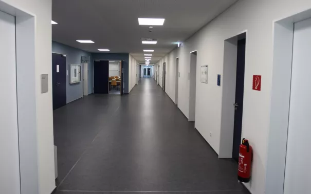g_gebaeude_campus_sta_20171129_foto_j._kuestenmacher_01.jpg (DE)