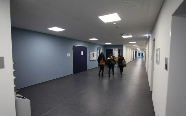 g_gebaeude_campus_sta_20171129_foto_j._kuestenmacher_02.jpg (DE)