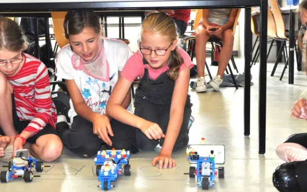 get_together_maedchen_lego_technik_201808_foto_gesche_neusel_teasercut.jpg (DE)