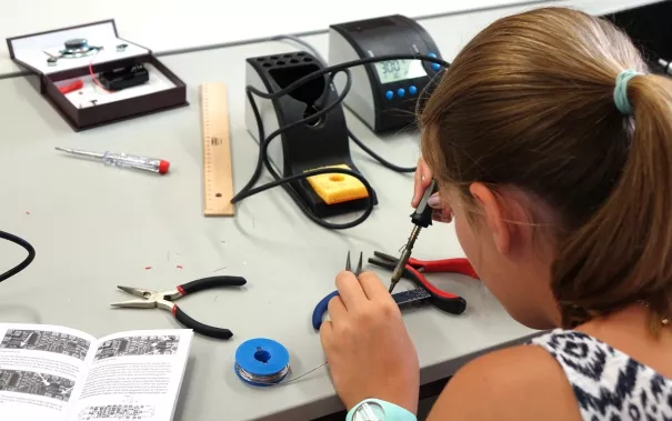 get_together_maedchen_radio_schmuck_sommer_2018_foto_p._zacharias_01.jpg (DE)