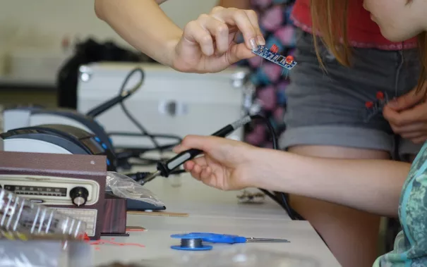get_together_maedchen_radio_schmuck_sommer_2018_foto_p._zacharias_07.jpg (DE)