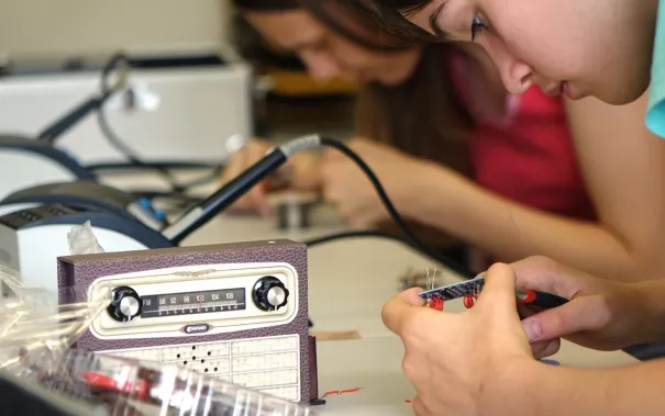 get_together_maedchen_radio_schmuck_sommer_2018_foto_p._zacharias_08.jpg (DE)