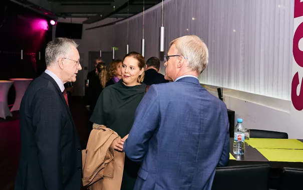 h-brs-absolventenfeier_2018cnathan-dreessen.de-083.jpg (DE)