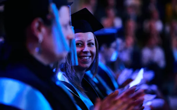 h-brs-absolventenfeier_2018cnathan-dreessen.de-136.jpg (DE)