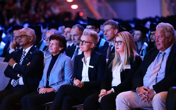 h-brs-absolventenfeier_2018cnathan-dreessen.de-158.jpg (DE)