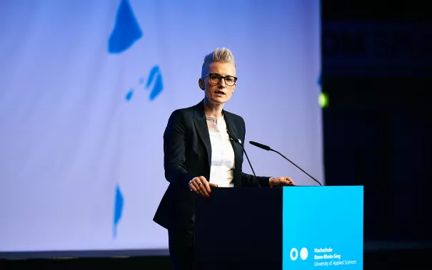 h-brs-absolventenfeier_2018cnathan-dreessen.de-210.jpg (DE)