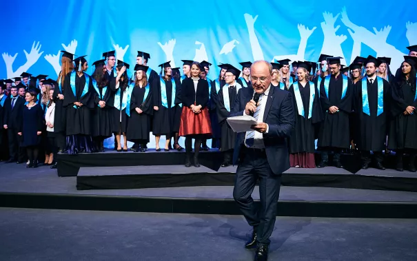 h-brs-absolventenfeier_2018cnathan-dreessen.de-236.jpg (DE)