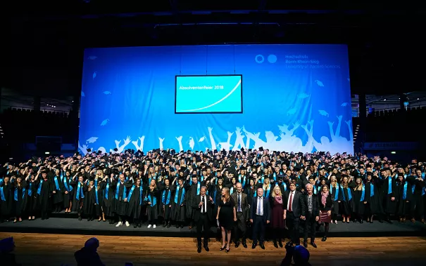 h-brs-absolventenfeier_2018cnathan-dreessen.de-254_0.jpg (DE)
