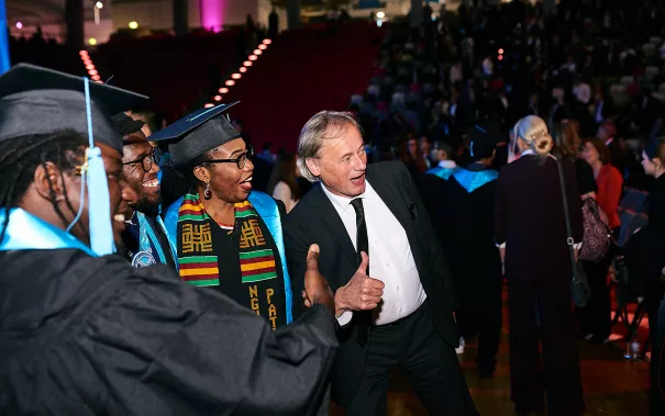 h-brs-absolventenfeier_2018cnathan-dreessen.de-264.jpg (DE)