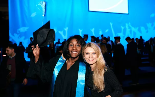 h-brs-absolventenfeier_2018cnathan-dreessen.de-268.jpg (DE)