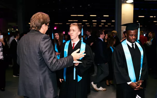 h-brs-absolventenfeier_2018cnathan-dreessen.de-273.jpg (DE)