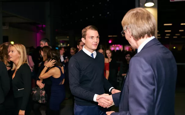 h-brs-absolventenfeier_2018cnathan-dreessen.de-294.jpg (DE)