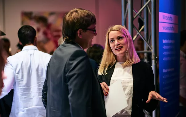 h-brs-absolventenfeier_2018cnathan-dreessen.de-298.jpg (DE)