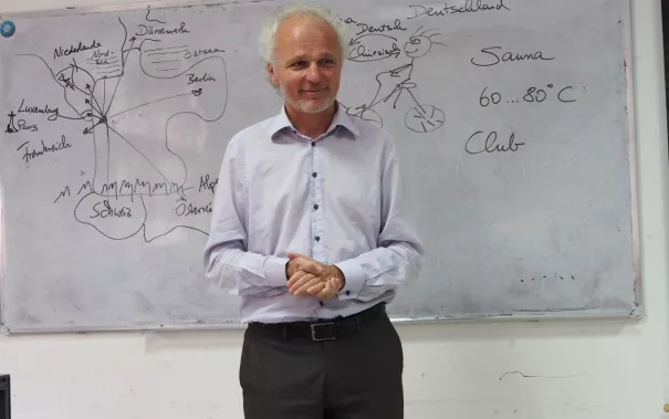 hunan_besuch_juergen_bode_lecture_22_studenten_hunan_university_18_20150914_foto_m._flacke.jpg (DE)