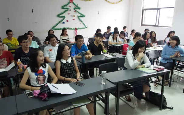 hunan_besuch_juergen_bode_lecture_22_studenten_hunan_university_3_20150914_foto_m._flacke.jpg (DE)