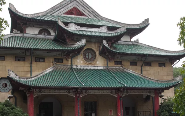 hunan_besuch_tempel_und_pagoden_1_20150914_foto_m._flacke_teasercut.jpg (DE)