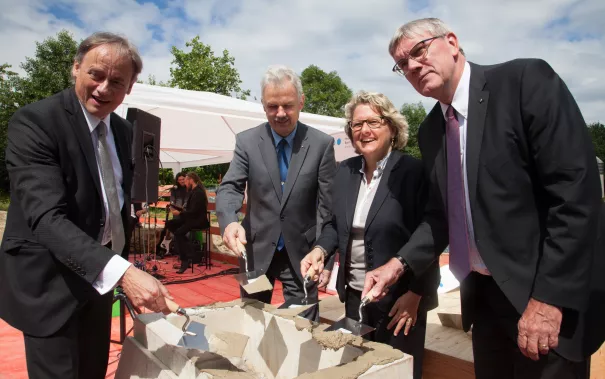 ihne_raetz_schulz_schuster_pfarrer-jaeger_polier-klaus-dassen_20160704_300dpi_eva_tritschler_1680.jpg (DE)
