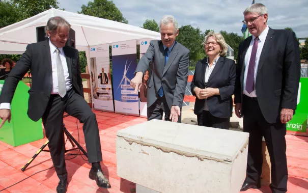 ihne_raetz_schulz_schuster_pfarrer-jaeger_polier-klaus-dassen_20160704_300dpi_eva_tritschler_1697.jpg (DE)