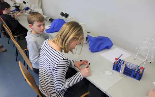 kinderuni_rhb_forensik_23.02.18_9.jpg (DE)