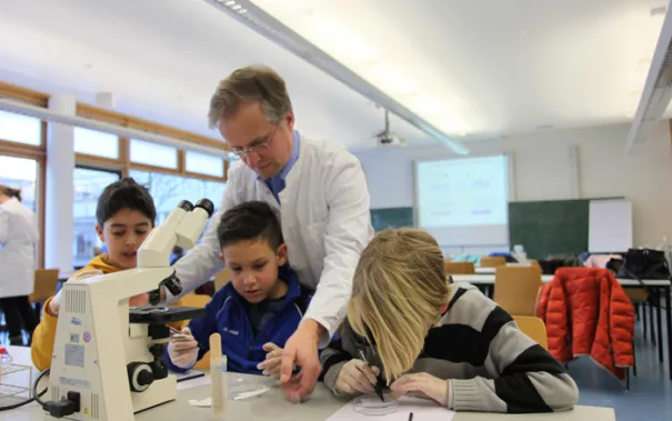 kinderuni_rhb_forensik_23.02.18_10.jpg (DE)