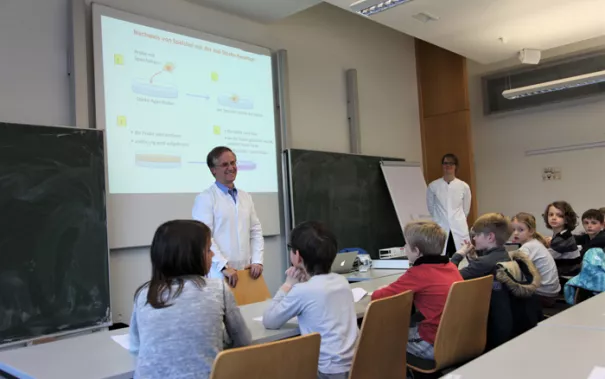 kinderuni_rhb_forensik_23.02.18_12.jpg (DE)