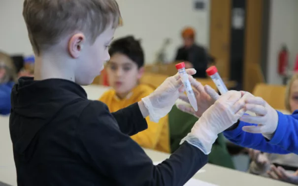 kinderuni_rhb_forensik_23.02.18_15.jpg (DE)